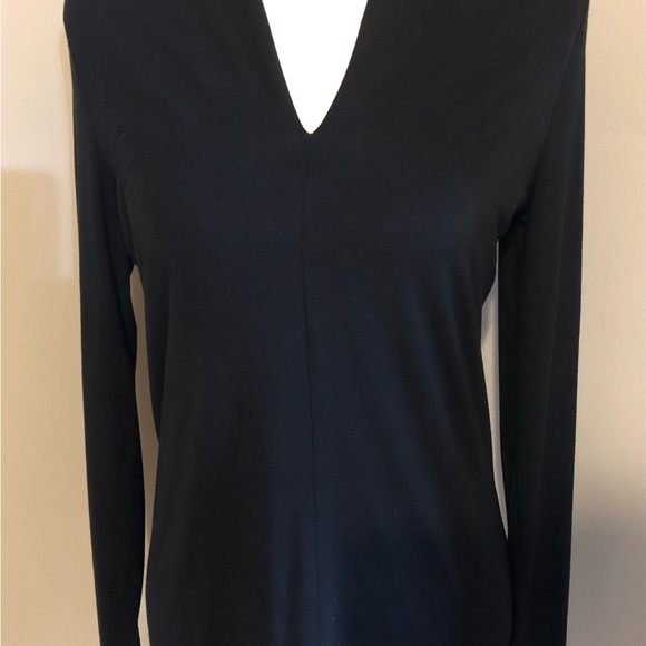 Elegant Black V-Neck Women's Top - Picture 1 of 3